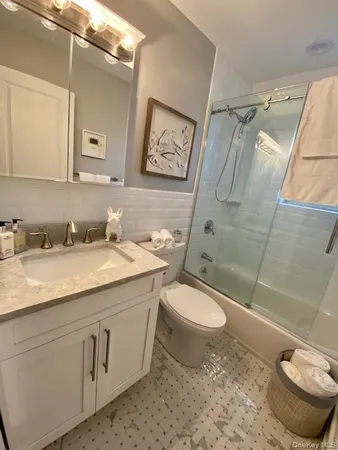 $3,720 | 93 Carole Court, Unit 4B, Massapequa, NY 11758
