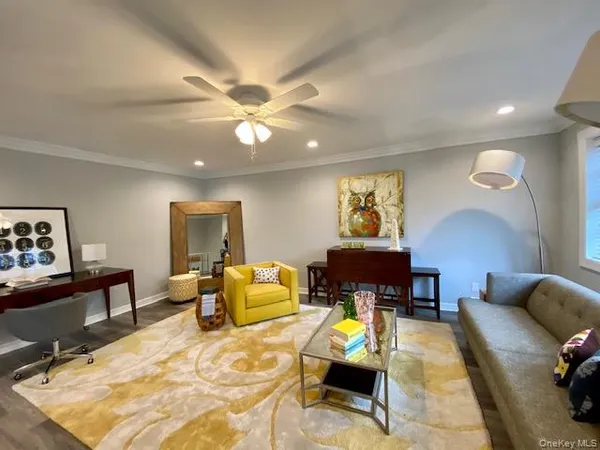 $3,720 | 93 Carole Court, Unit 4B, Massapequa, NY 11758