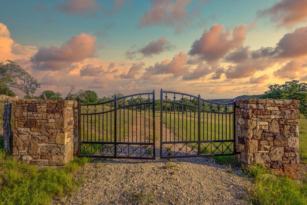 a view of a wrought fence