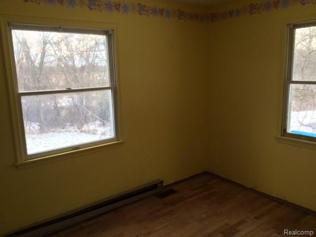 215 Gray Road Lapeer, MI 48446 - Photo 17 of 32 262-176357 bedroom 5 1.jpg