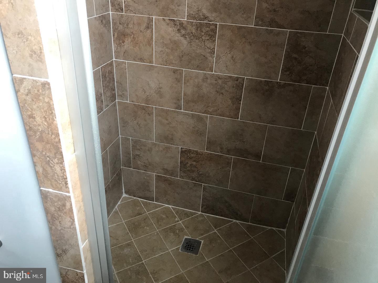 8883 Old Farm Road Philadelphia, PA 19115 - Photo 17 of 22 Gallery Image 17