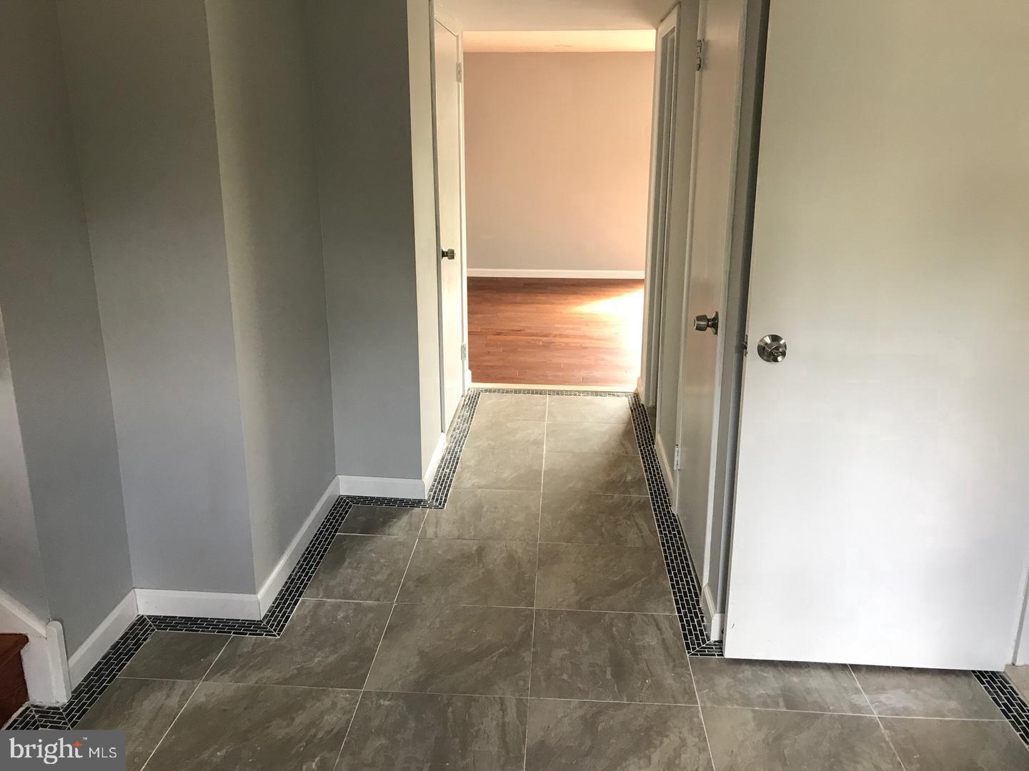 8883 Old Farm Road Philadelphia, PA 19115 - Photo 4 of 22 Gallery Image 4