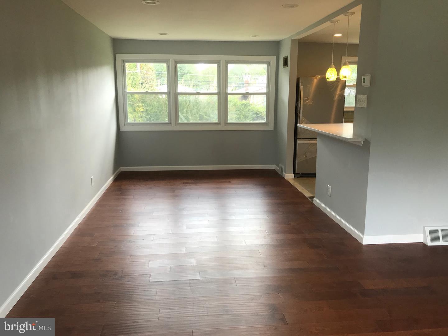 8883 Old Farm Road Philadelphia, PA 19115 - Photo 8 of 22 Gallery Image 8