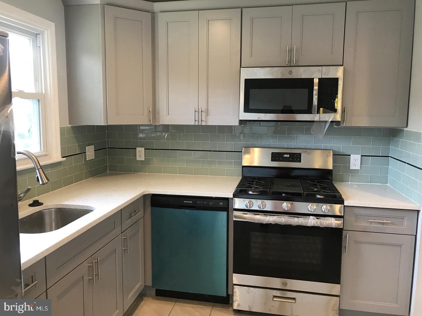 8883 Old Farm Road Philadelphia, PA 19115 - Photo 10 of 22 Gallery Image 10