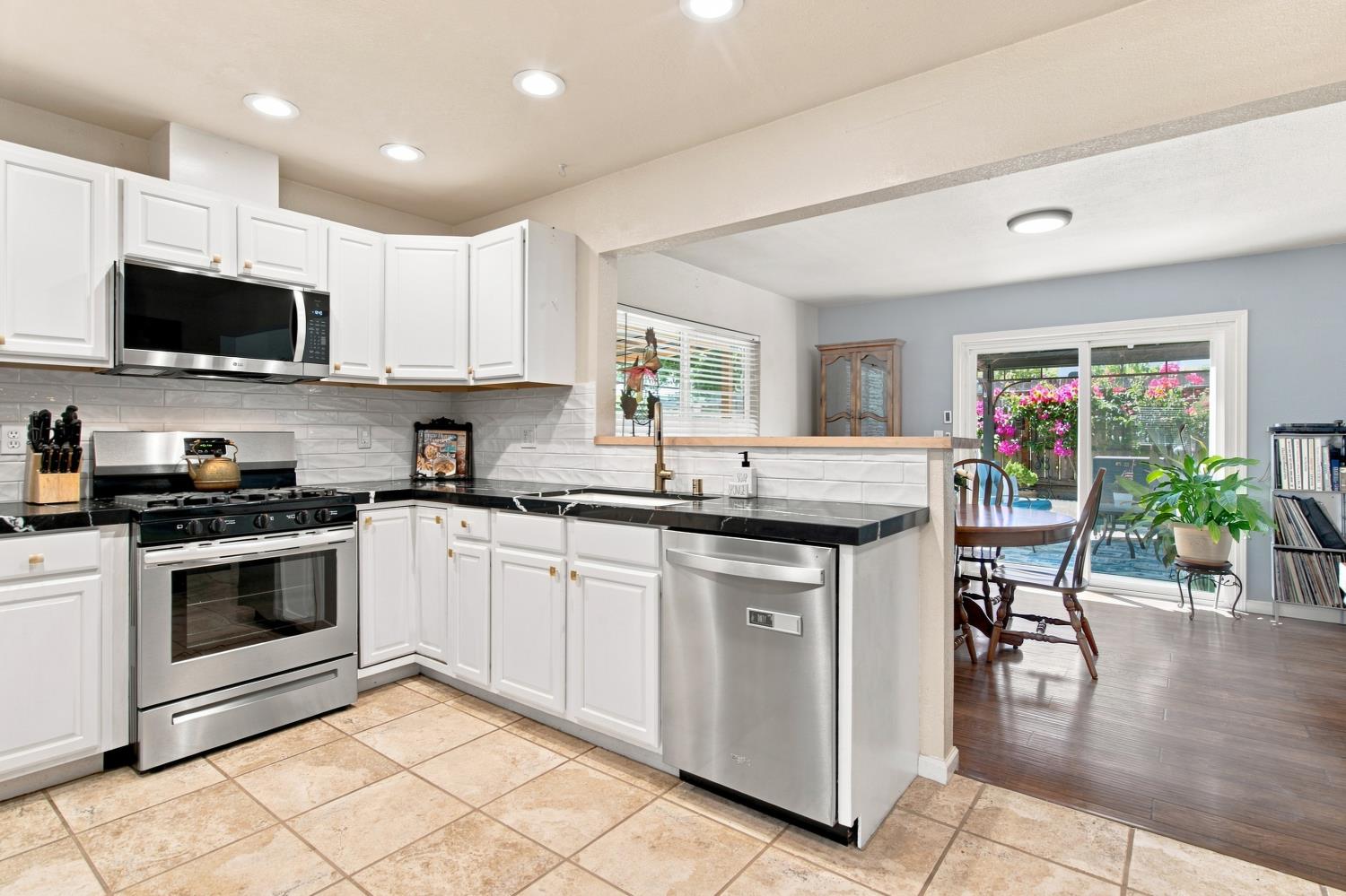 1462 Fourth Street Ripon, CA 95366 - Photo 12 of 36 Gallery Image 12