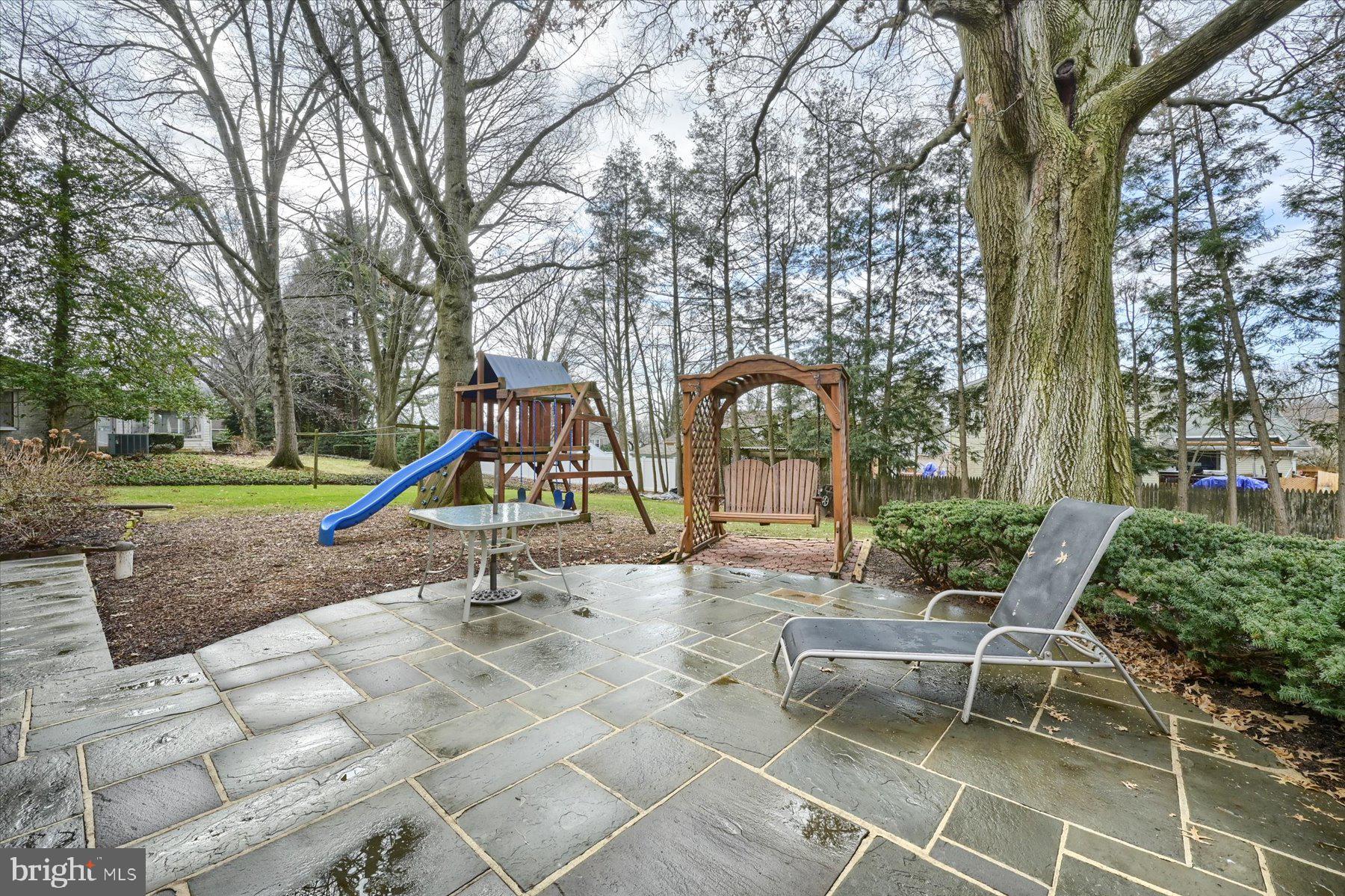 15 Pennwood Road Lebanon, PA 17042 - Photo 17 of 46 Flagstone patio