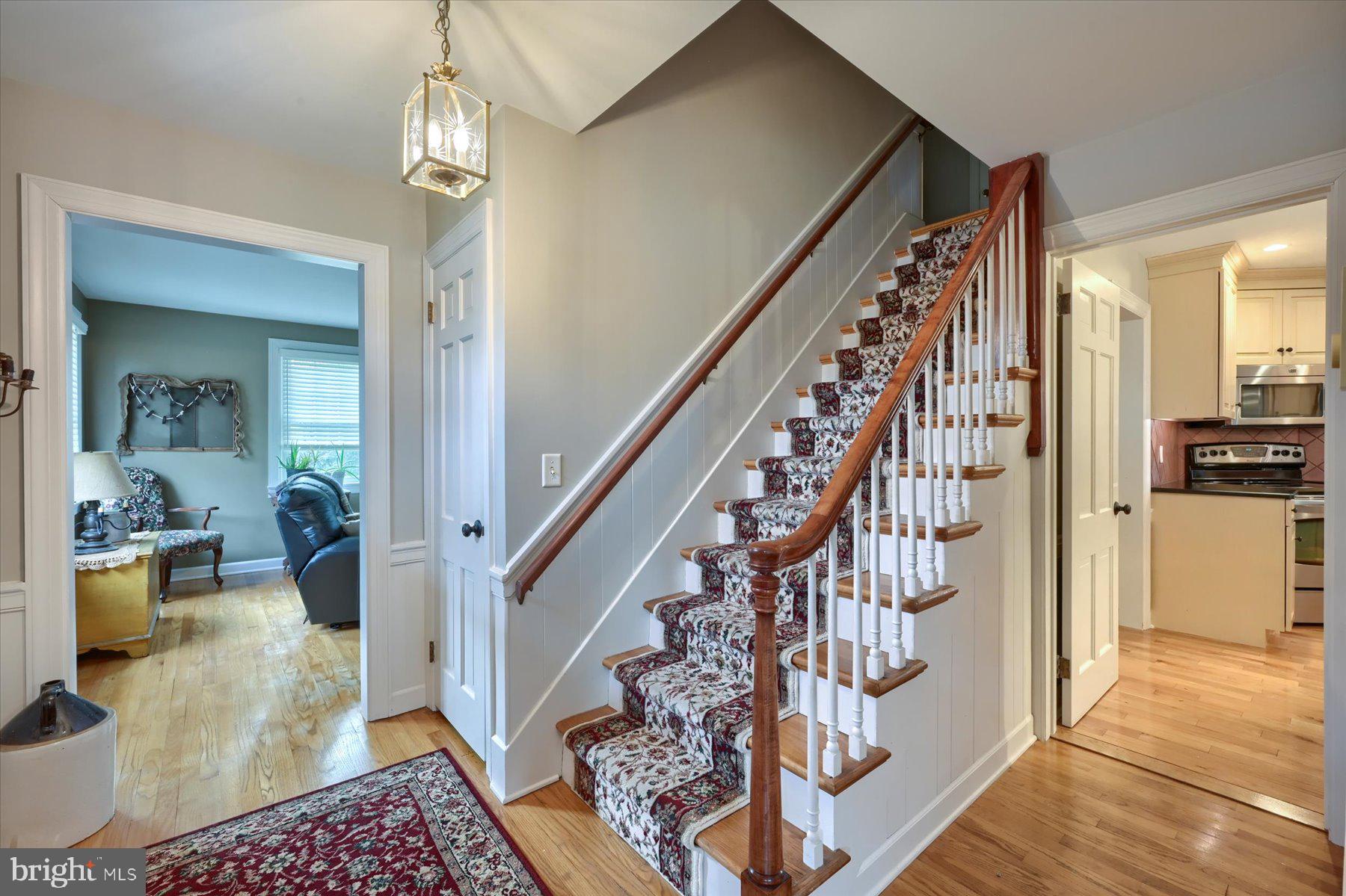 15 Pennwood Road Lebanon, PA 17042 - Photo 19 of 46 Front entryway steps