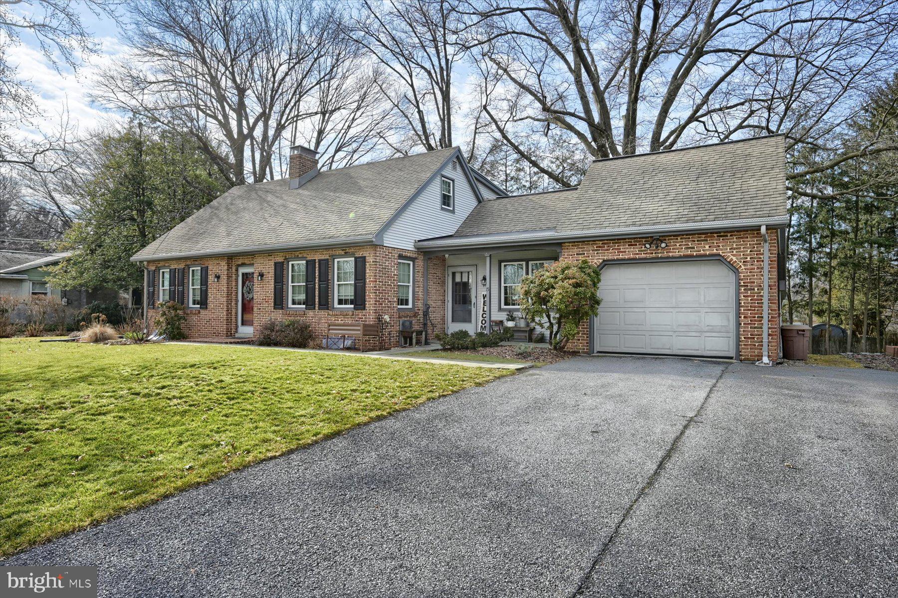 15 Pennwood Road Lebanon, PA 17042 - Photo 2 of 46 Front of home