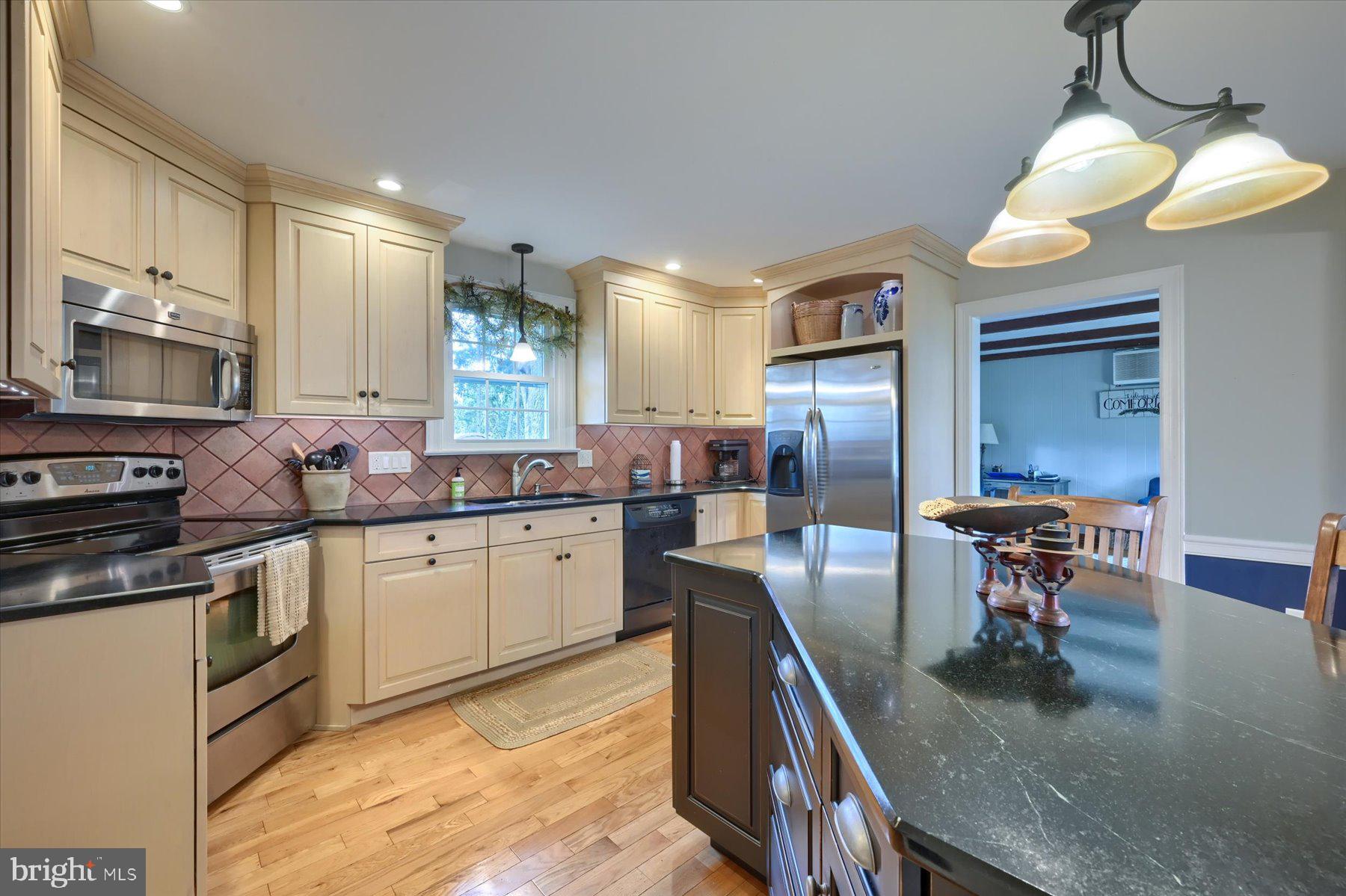 15 Pennwood Road Lebanon, PA 17042 - Photo 25 of 46 Kitchen