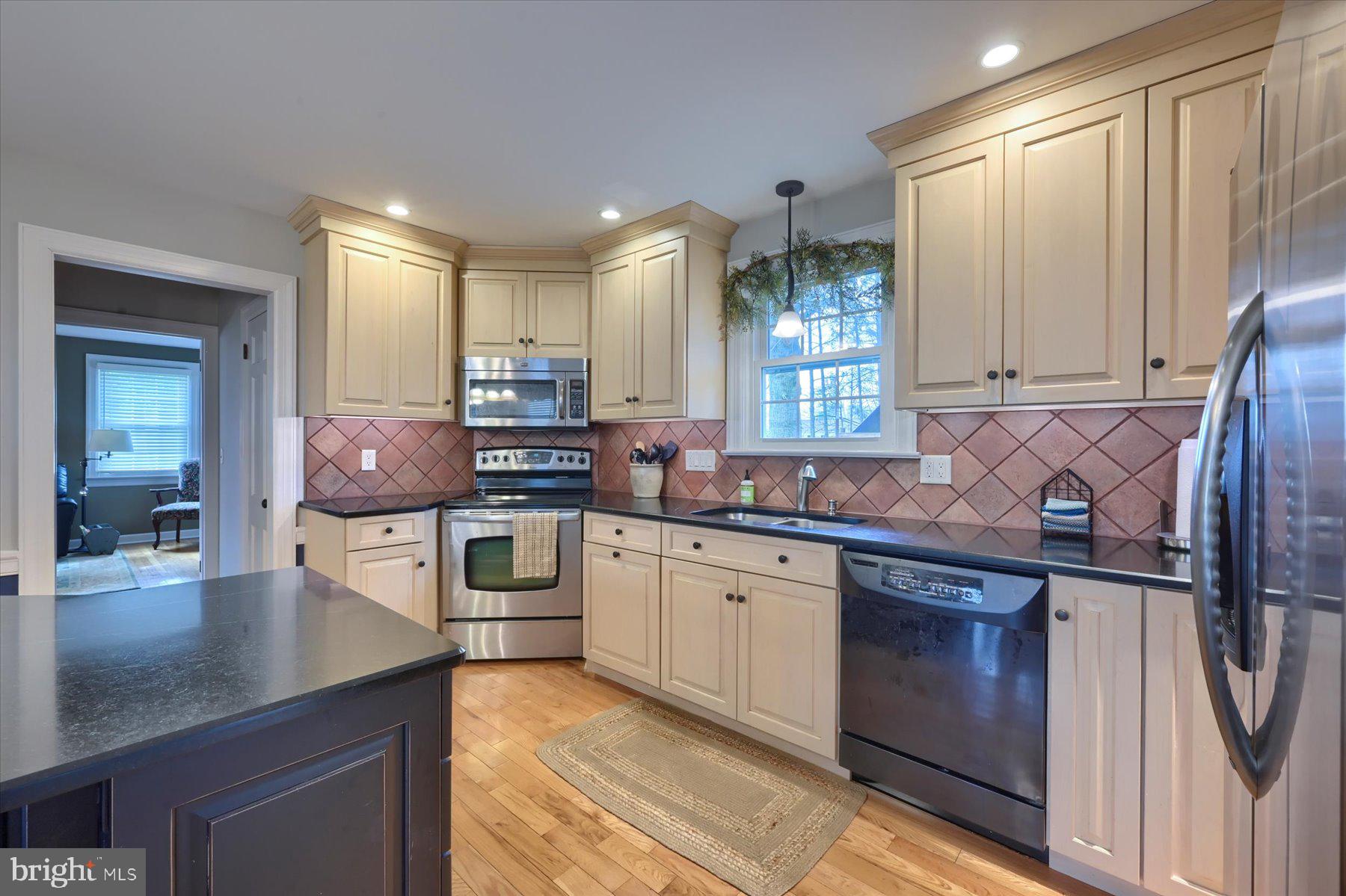 15 Pennwood Road Lebanon, PA 17042 - Photo 26 of 46 Kitchen