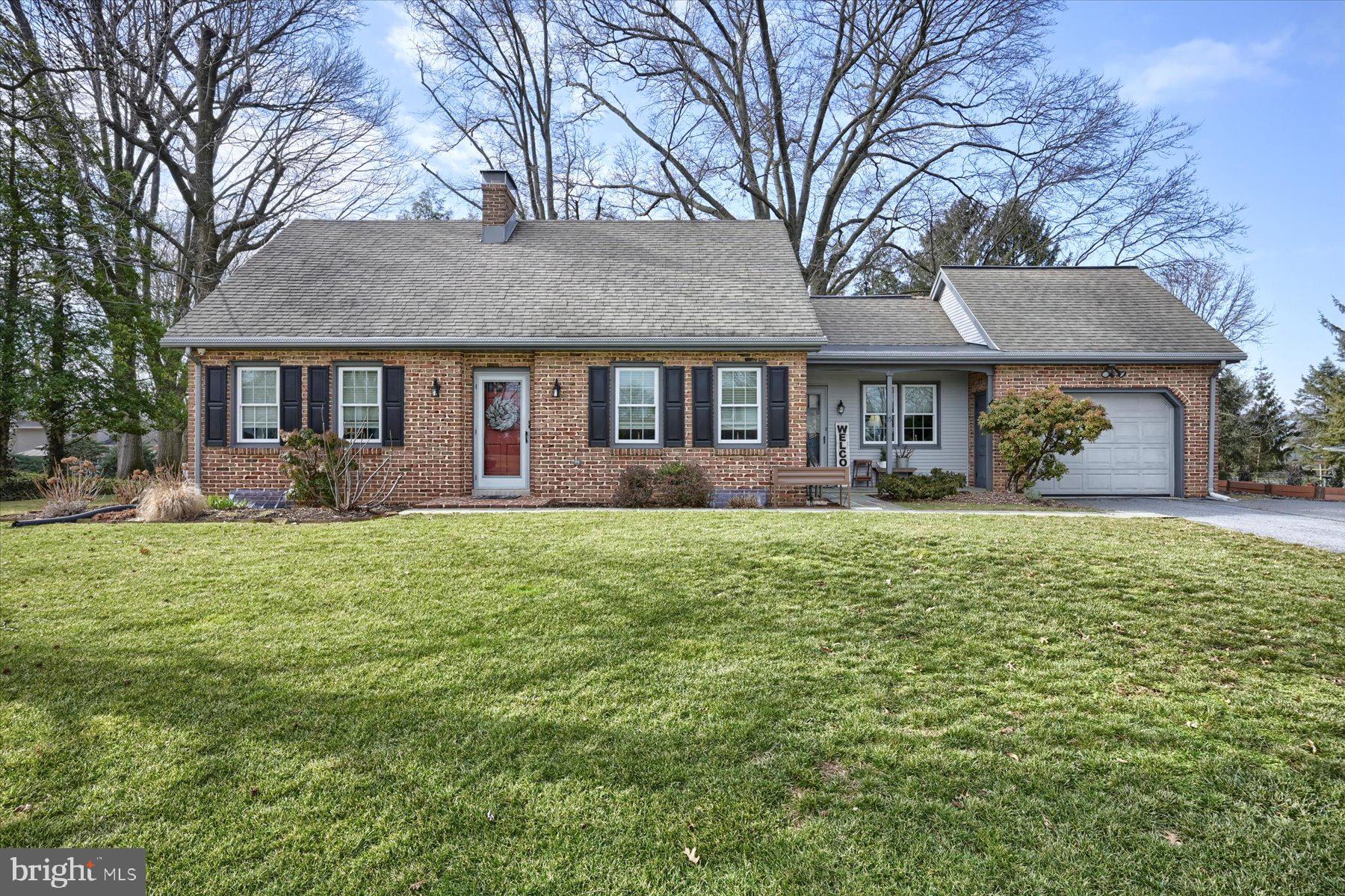 15 Pennwood Road Lebanon, PA 17042 - Photo 3 of 46 Front of home