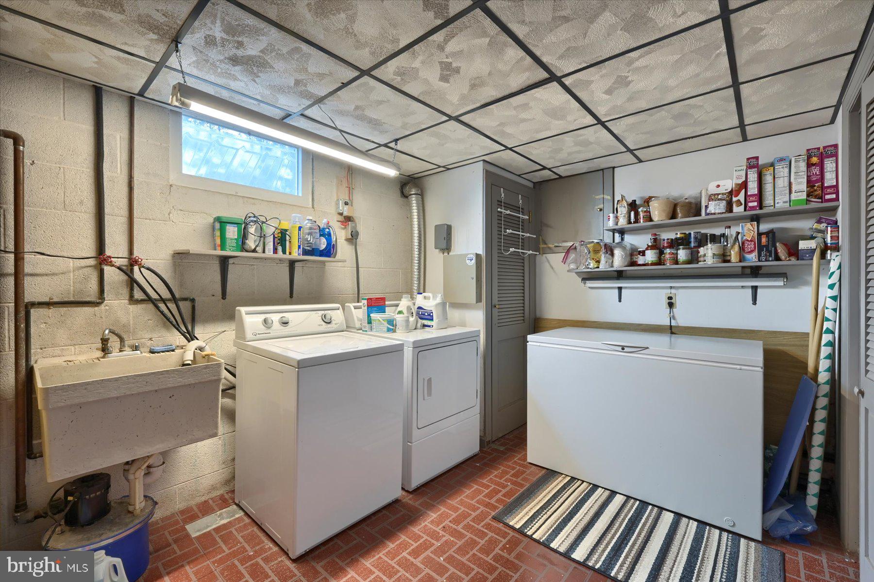15 Pennwood Road Lebanon, PA 17042 - Photo 42 of 46 Laundry room