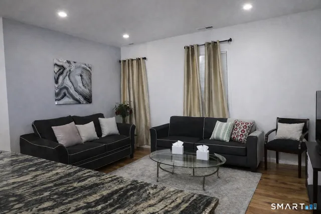 $2,200 | 171 Pequonnock Street, Bridgeport, CT 06604