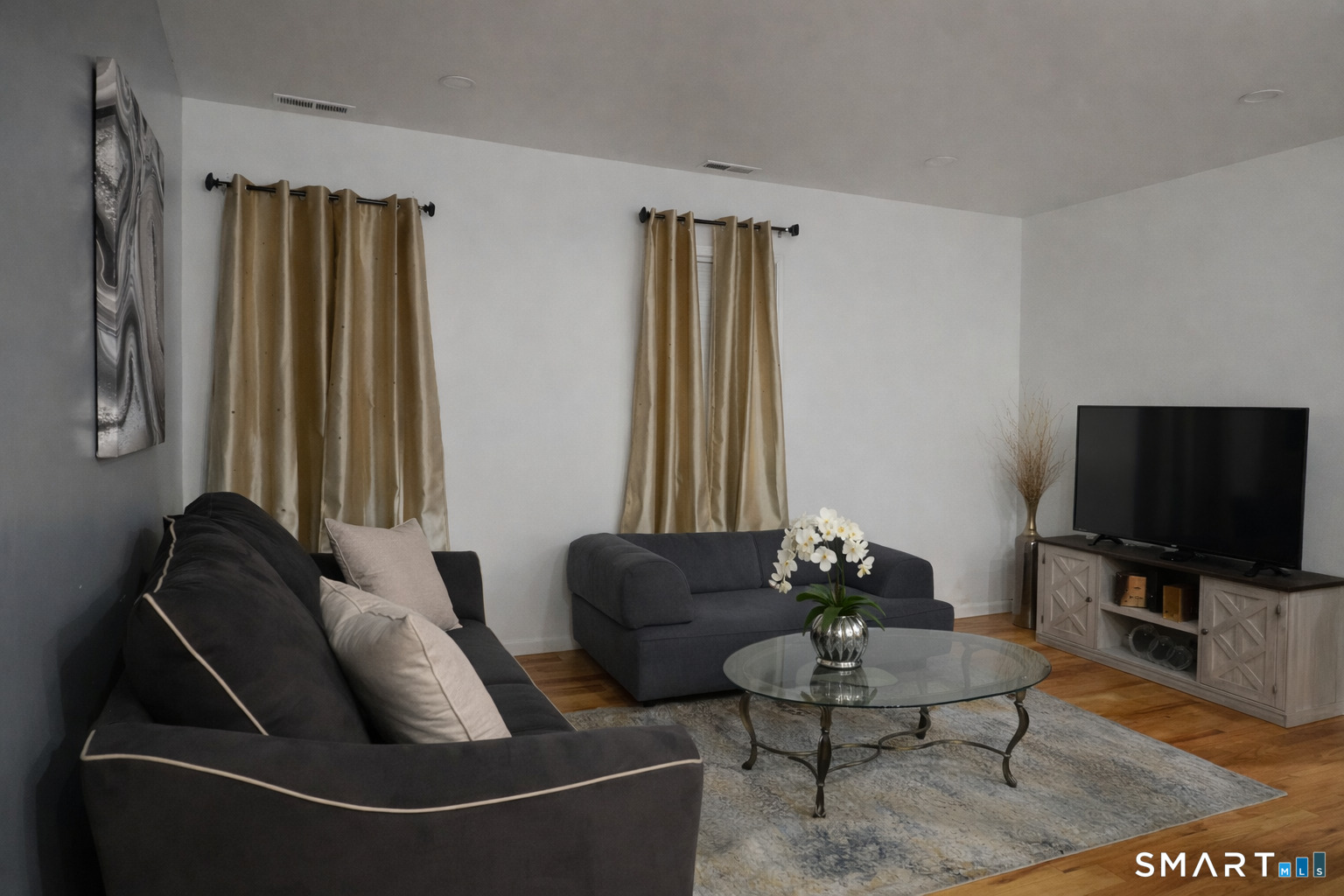 171 Pequonnock Street Bridgeport, CT 06604 - Photo 12 of 24 Living Room - Similar Unit