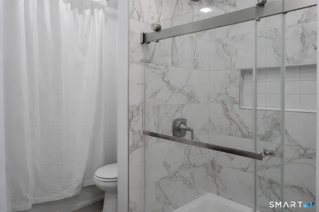 $2,200 | 171 Pequonnock Street, Bridgeport, CT 06604