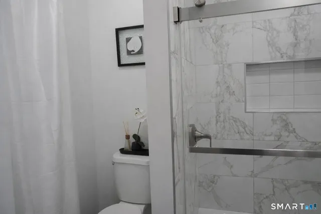 $2,200 | 171 Pequonnock Street, Bridgeport, CT 06604