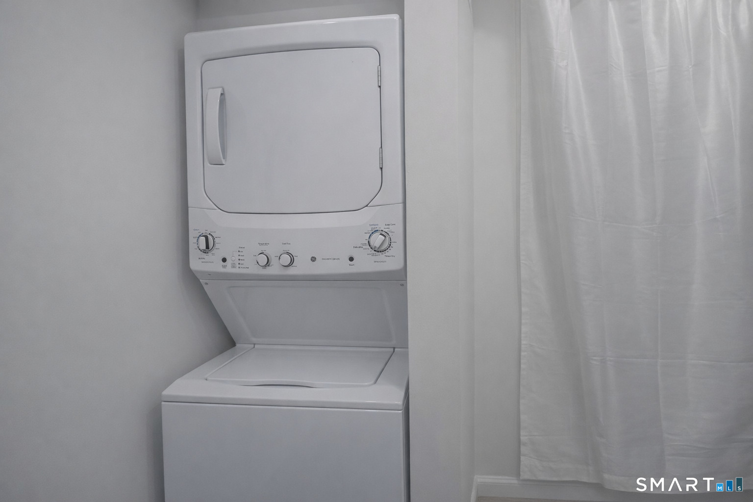 171 Pequonnock Street Bridgeport, CT 06604 - Photo 17 of 24 in-unit washer and dryer - Similar Unit