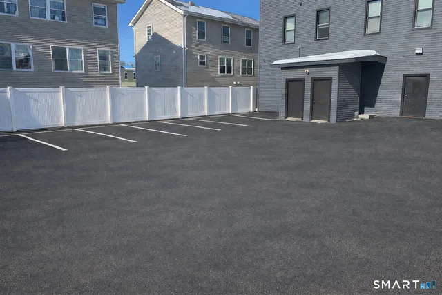 $2,200 | 171 Pequonnock Street, Bridgeport, CT 06604