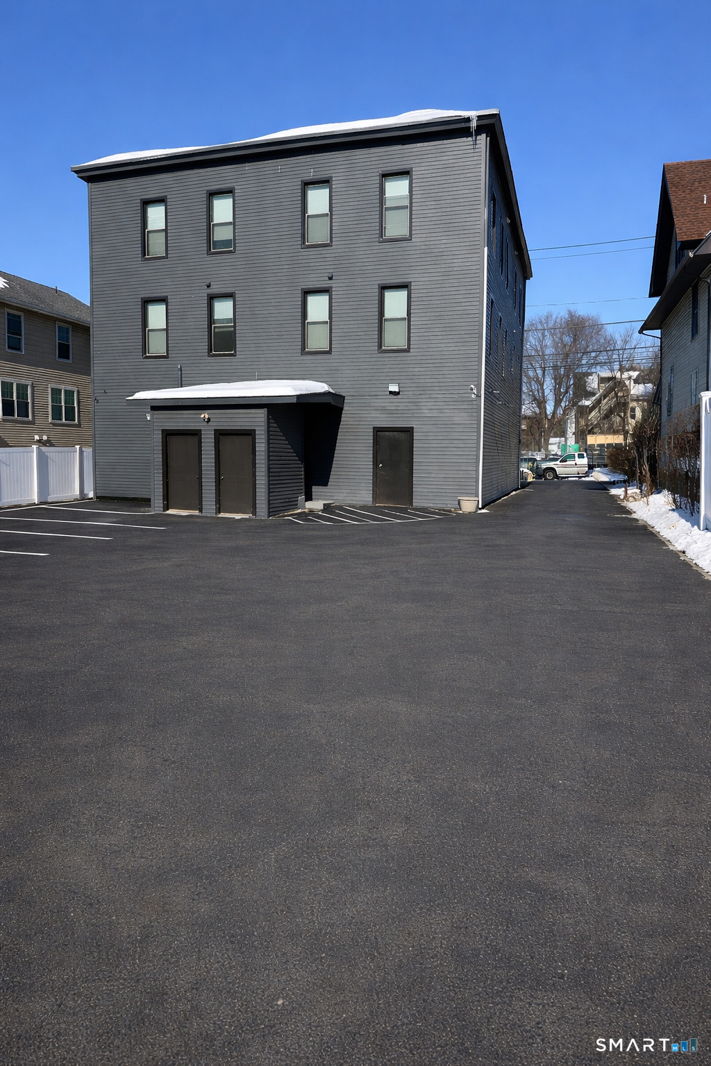 171 Pequonnock Street Bridgeport, CT 06604 - Photo 5 of 24 Parking Lot / Entrance