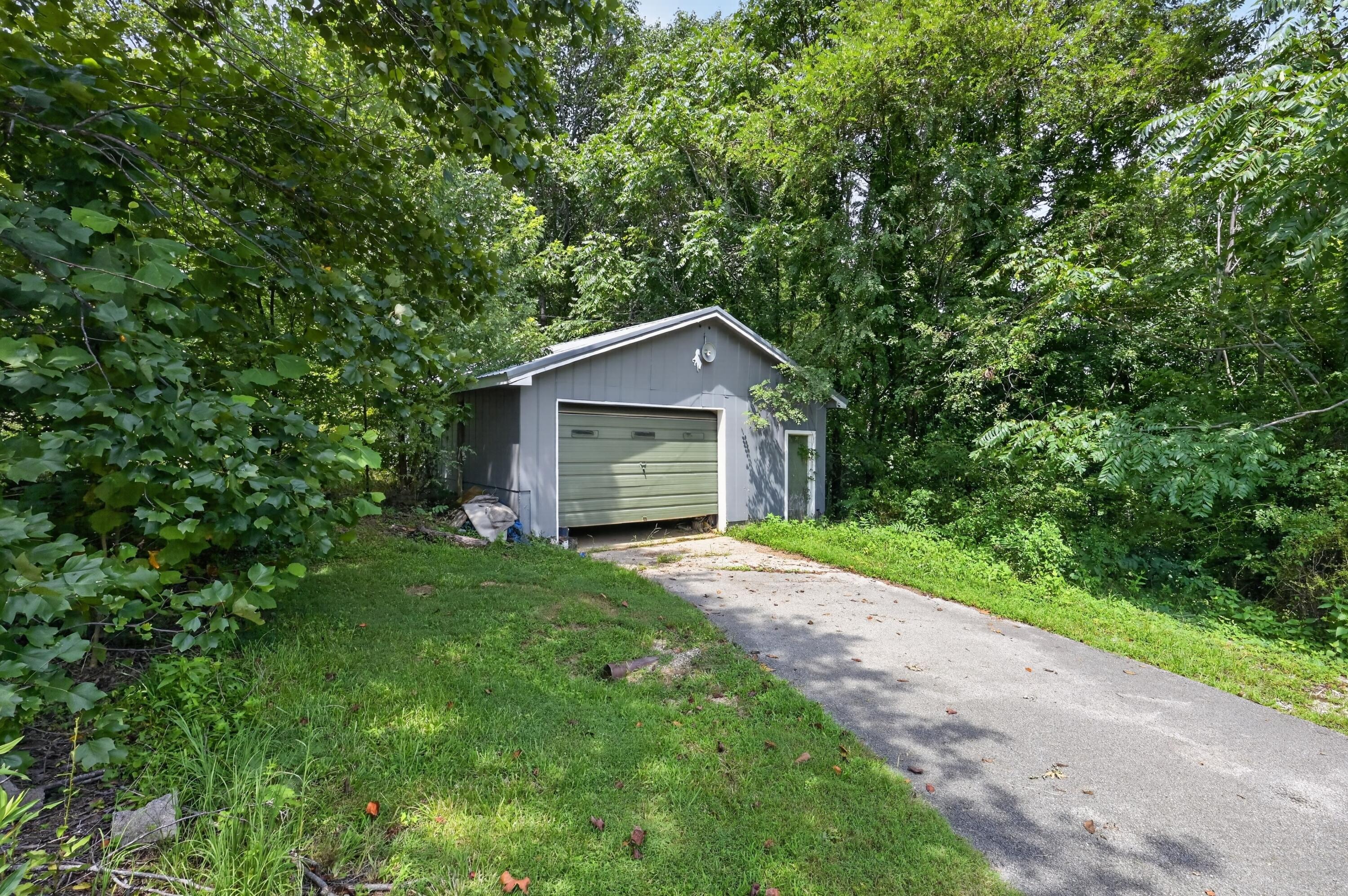 12736 Peonia Road Clarkson, KY 42726 - Photo 11 of 30 20