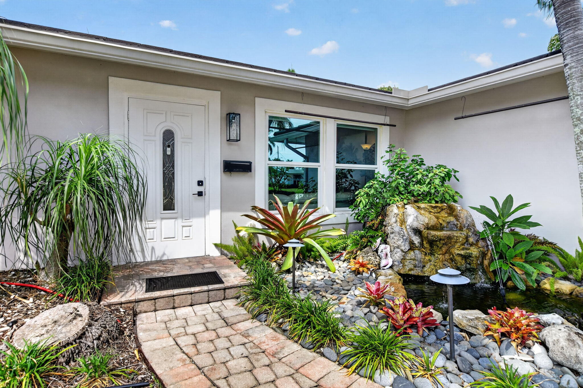 6951 Northeast 7th Avenue Boca Raton, FL 33487 - Photo 6 of 60 6-web-or-mls-DSC_1886
