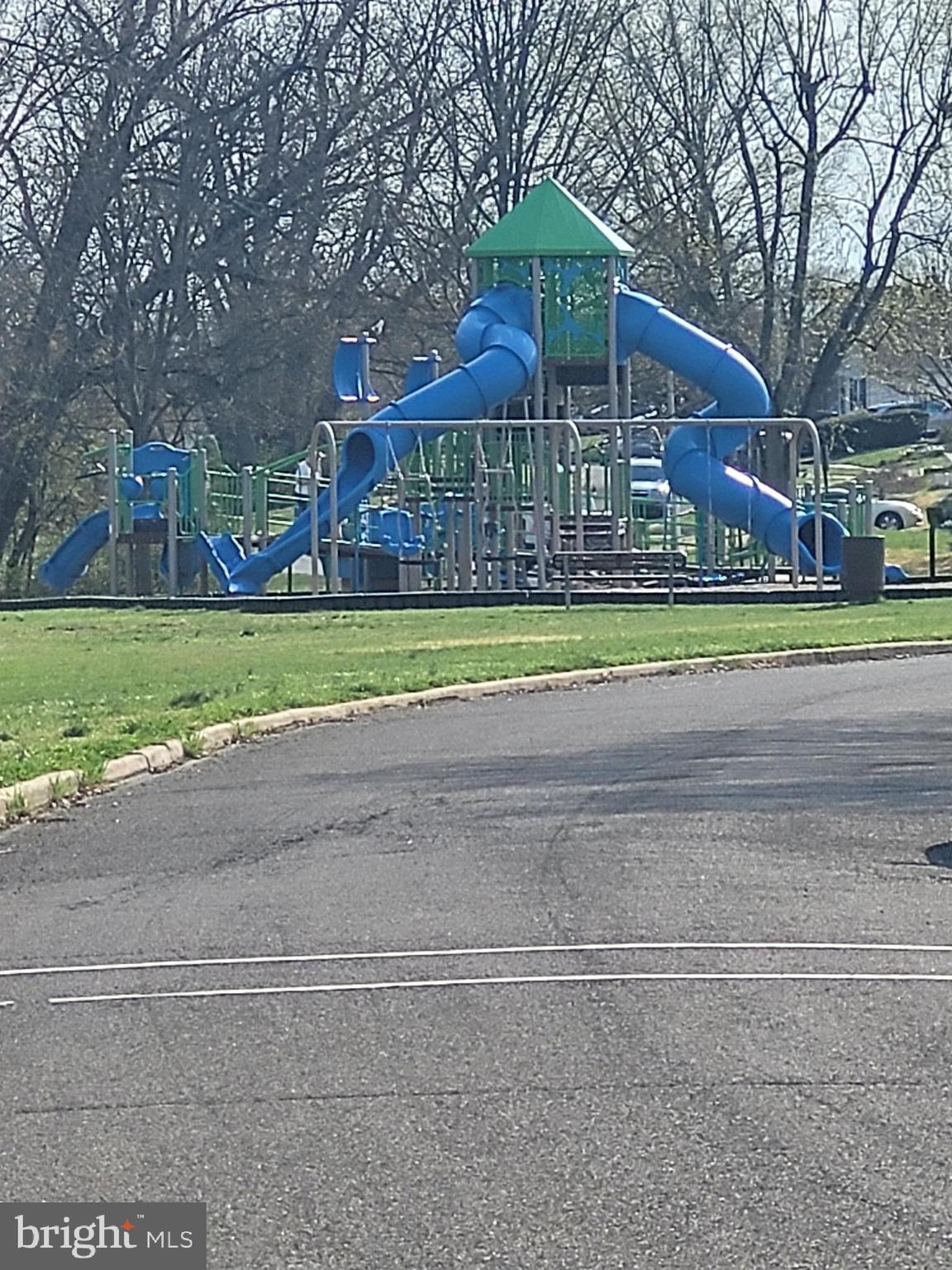 19 Camellia Road Levittown, PA 19057 - Photo 4 of 4