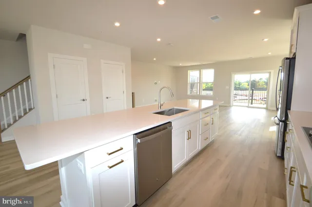 $3,750 | 43795 Middleway Terrace, Ashburn, VA 20147