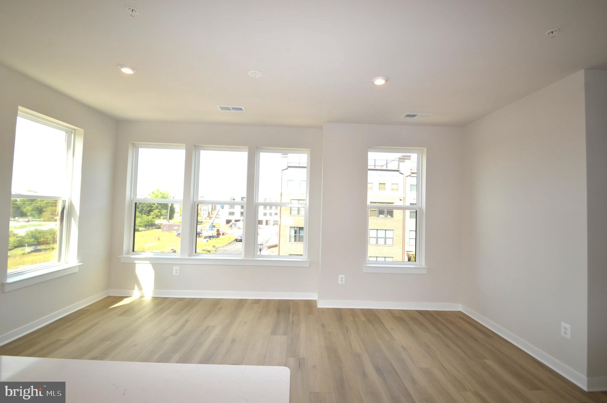 43795 Middleway Terrace Ashburn, VA 20147 - Photo 26 of 55