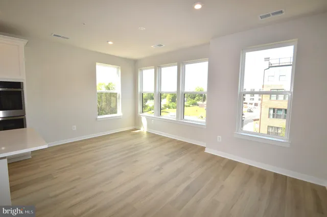 $3,750 | 43795 Middleway Terrace, Ashburn, VA 20147