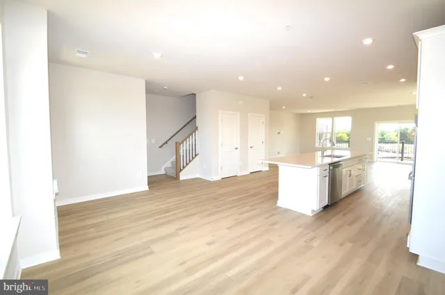 $3,750 | 43795 Middleway Terrace, Ashburn, VA 20147