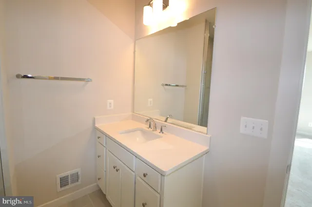 $3,750 | 43795 Middleway Terrace, Ashburn, VA 20147