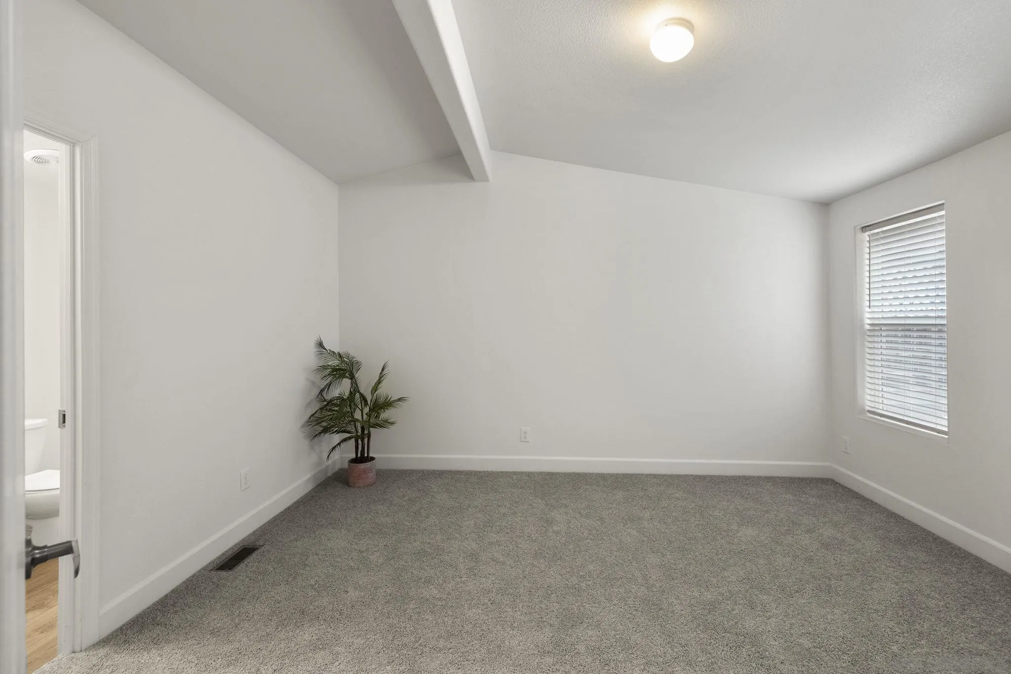 22899 Byron Road, Unit 77 Crestline, CA 92325 - Photo 16 of 33