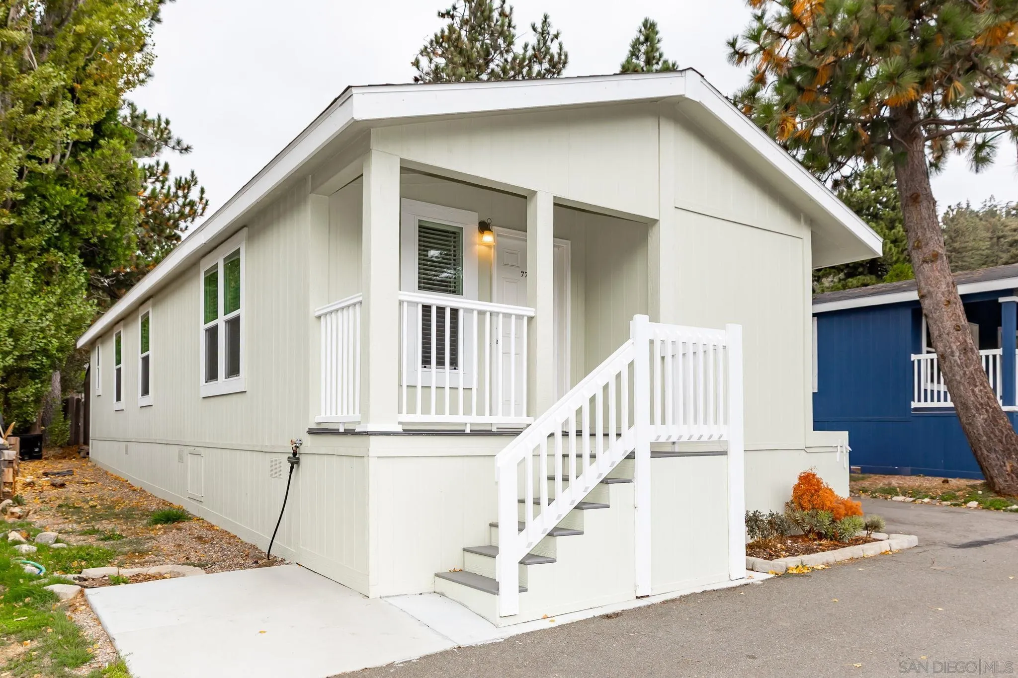 22899 Byron Road, Unit 77 Crestline, CA 92325 - Photo 26 of 33