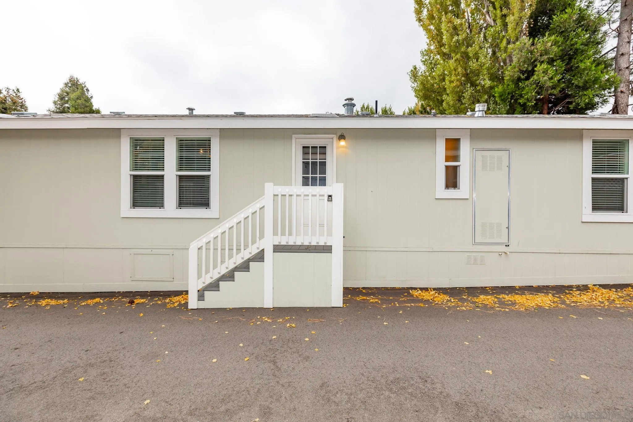 22899 Byron Road, Unit 77 Crestline, CA 92325 - Photo 29 of 33