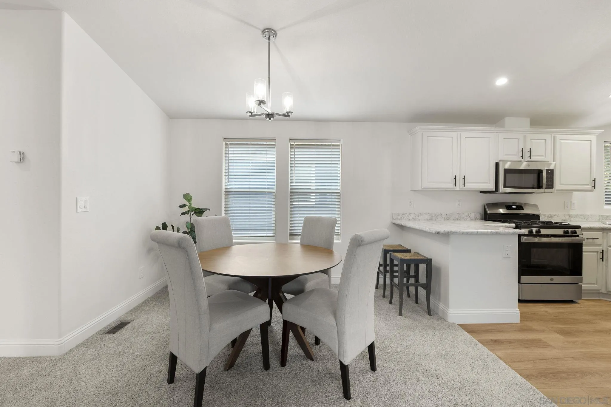 22899 Byron Road, Unit 77 Crestline, CA 92325 - Photo 3 of 33