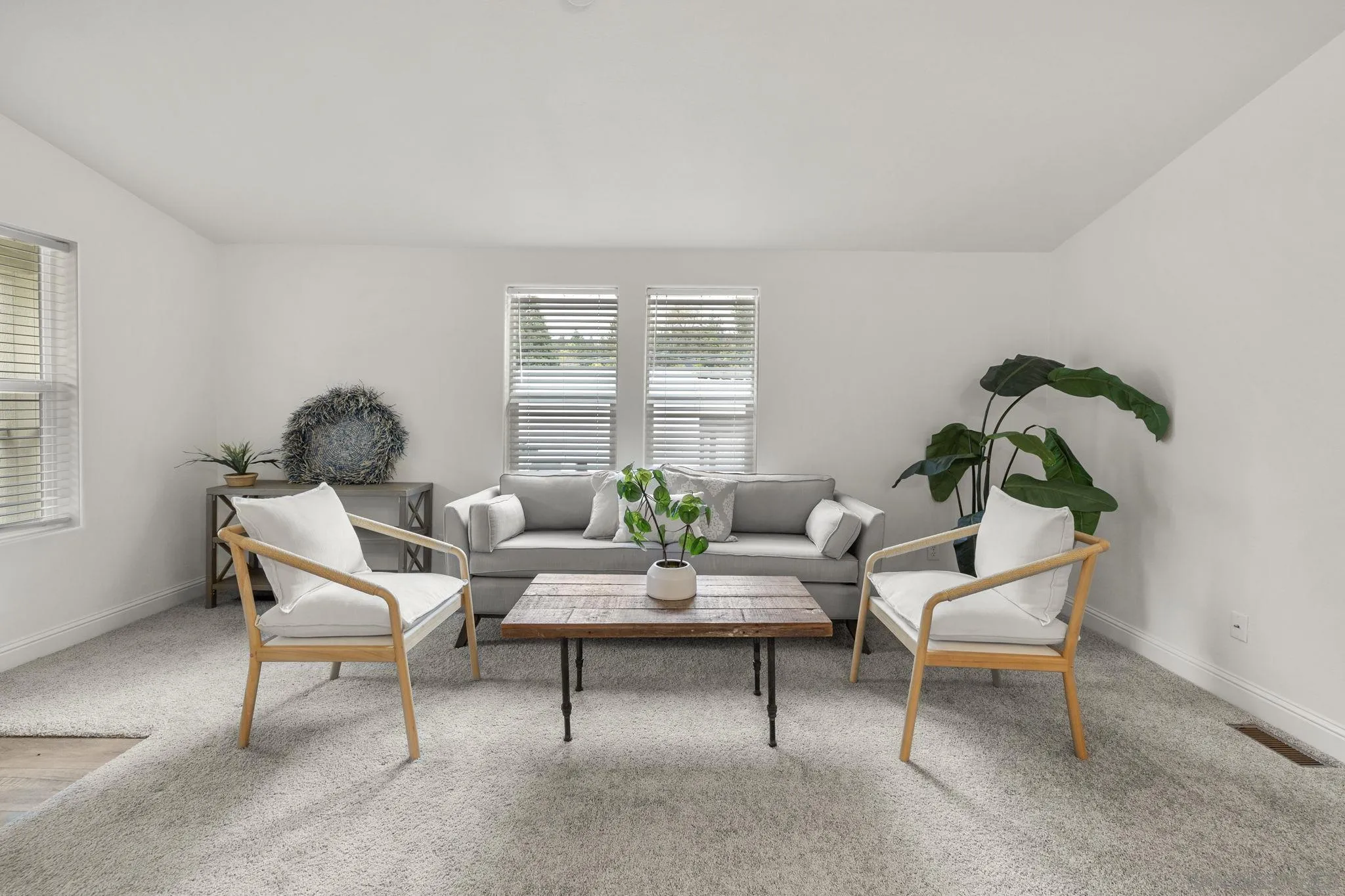 22899 Byron Road, Unit 77 Crestline, CA 92325 - Photo 6 of 33