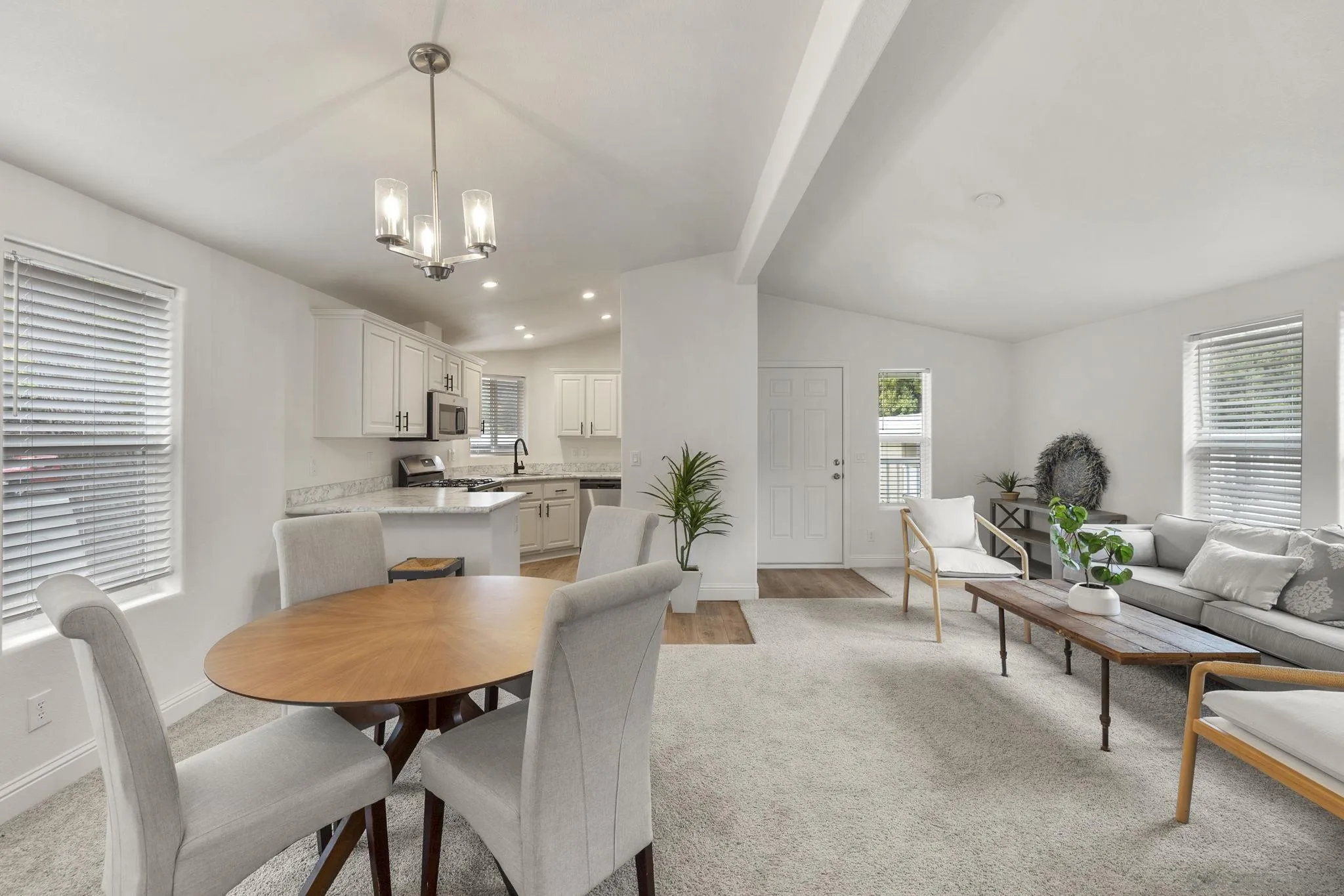 22899 Byron Road, Unit 77 Crestline, CA 92325 - Photo 9 of 33