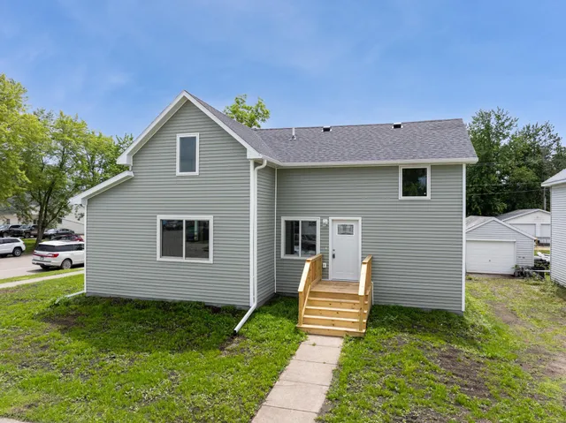 $299,900 | 200 Central Avenue, Eagle Bend, MN 56446