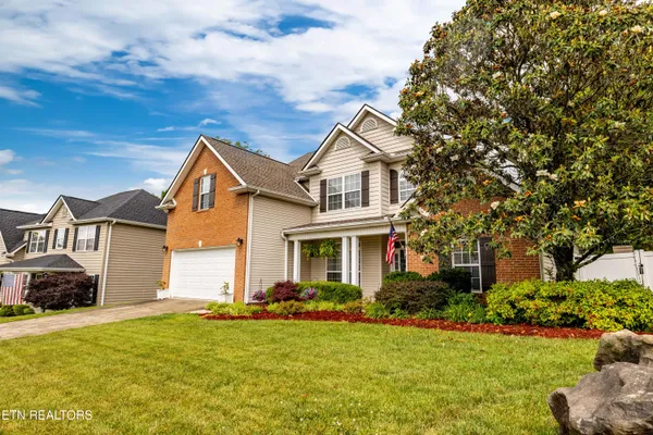 $525,000 | 7142 Presidential Lane, Knoxville, TN 37931