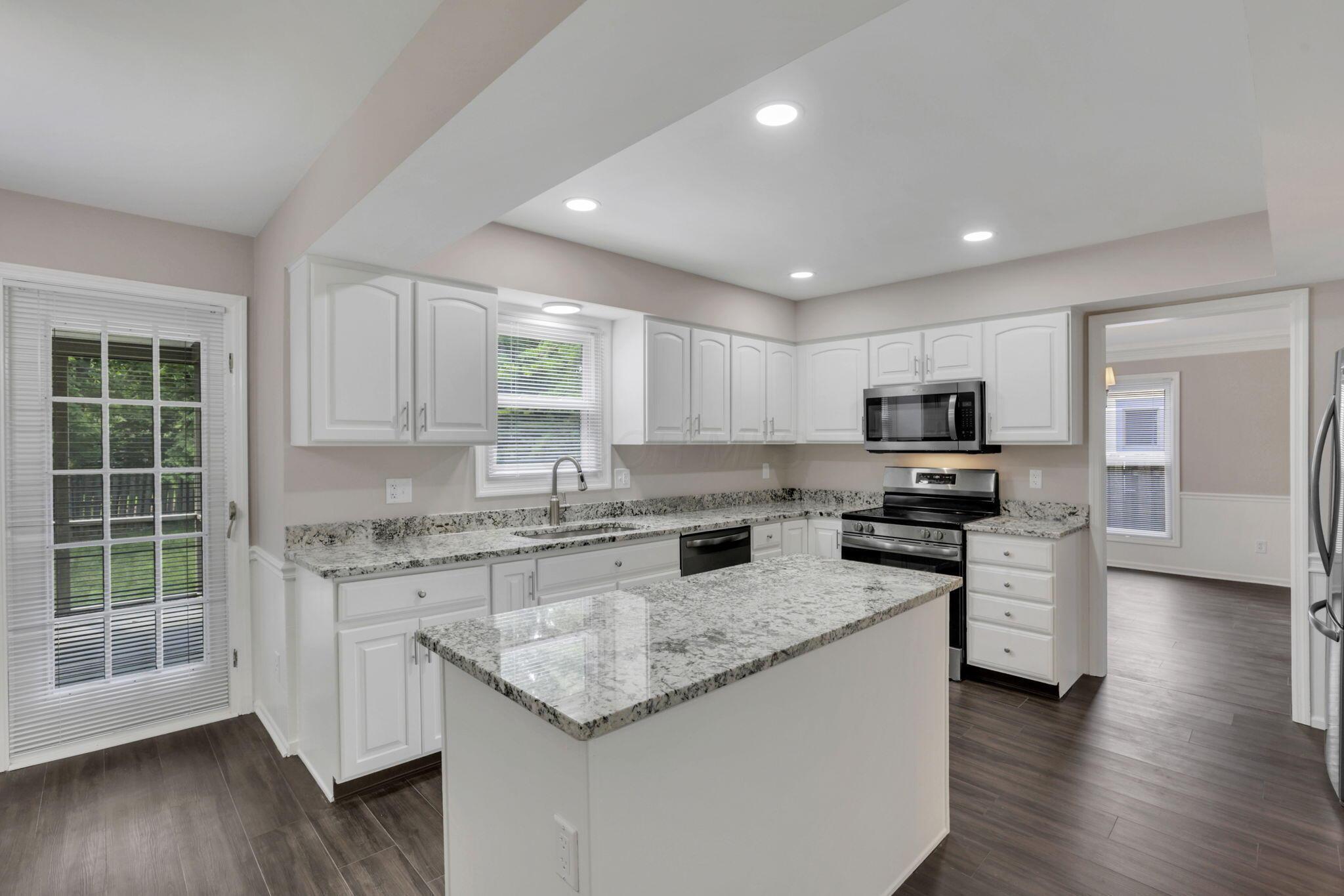 7048 Fitzgerald Road Dublin, OH 43017 - Photo 20 of 73 20-web-or-mls-4E7A4546