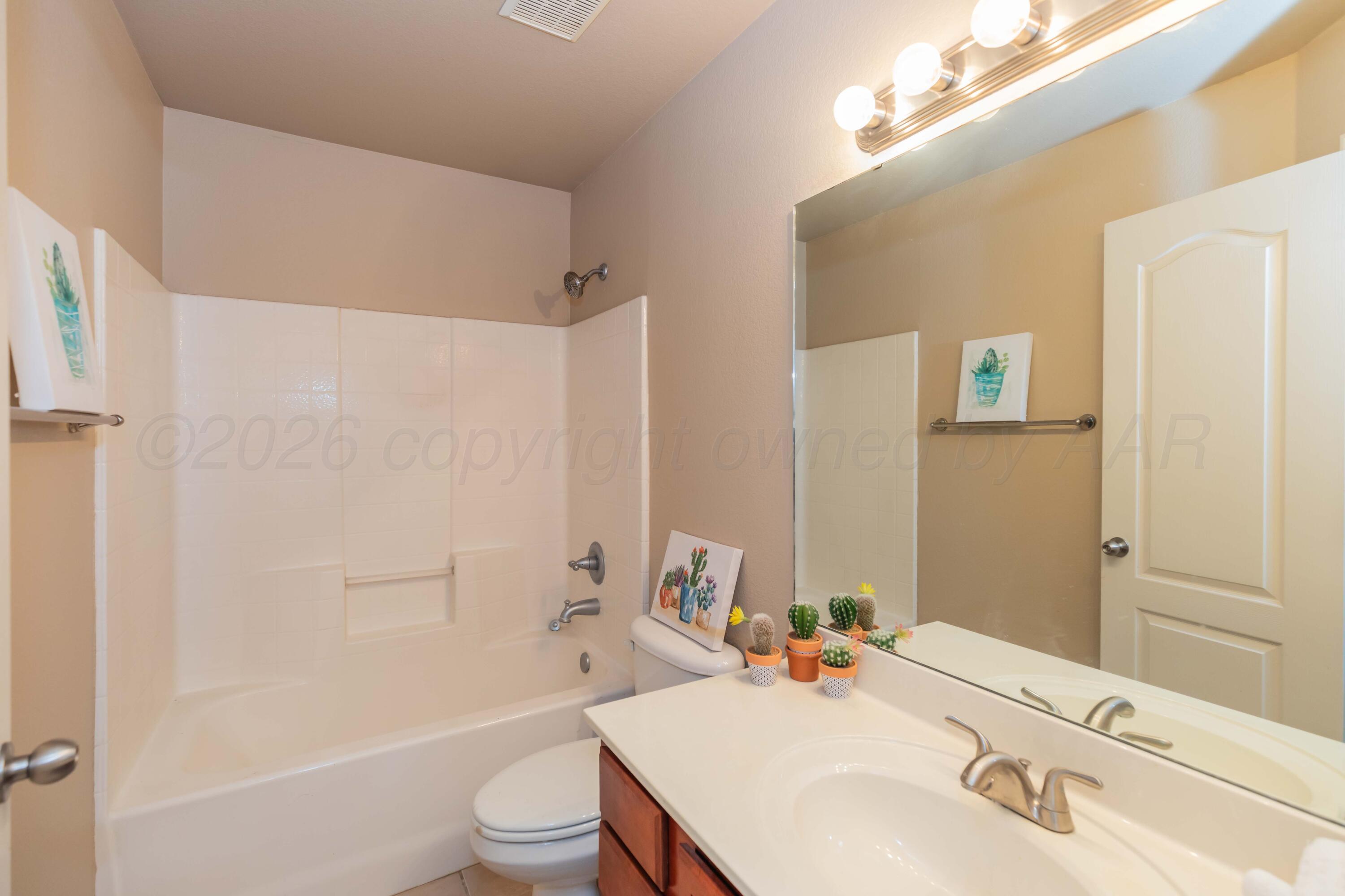 4803 Nimbus Lane Amarillo, TX 79110 - Photo 9 of 10 BATHROOM 2 VIEW 1