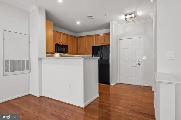$2,800 | 12001 Market Street, Unit 266, Reston, VA 20190