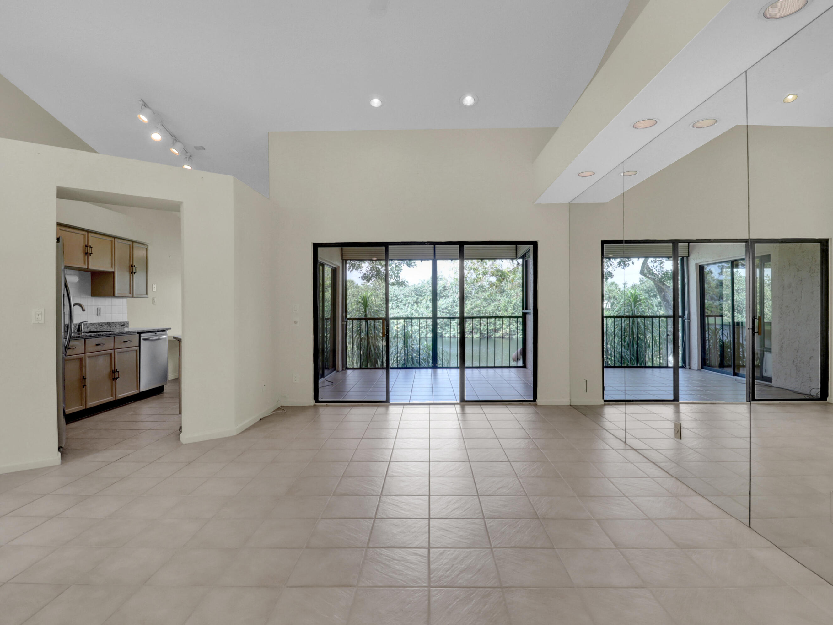17300 Boca Club Boulevard, Unit 1203 Boca Raton, FL 33487 - Photo 6 of 45 IMG_8220