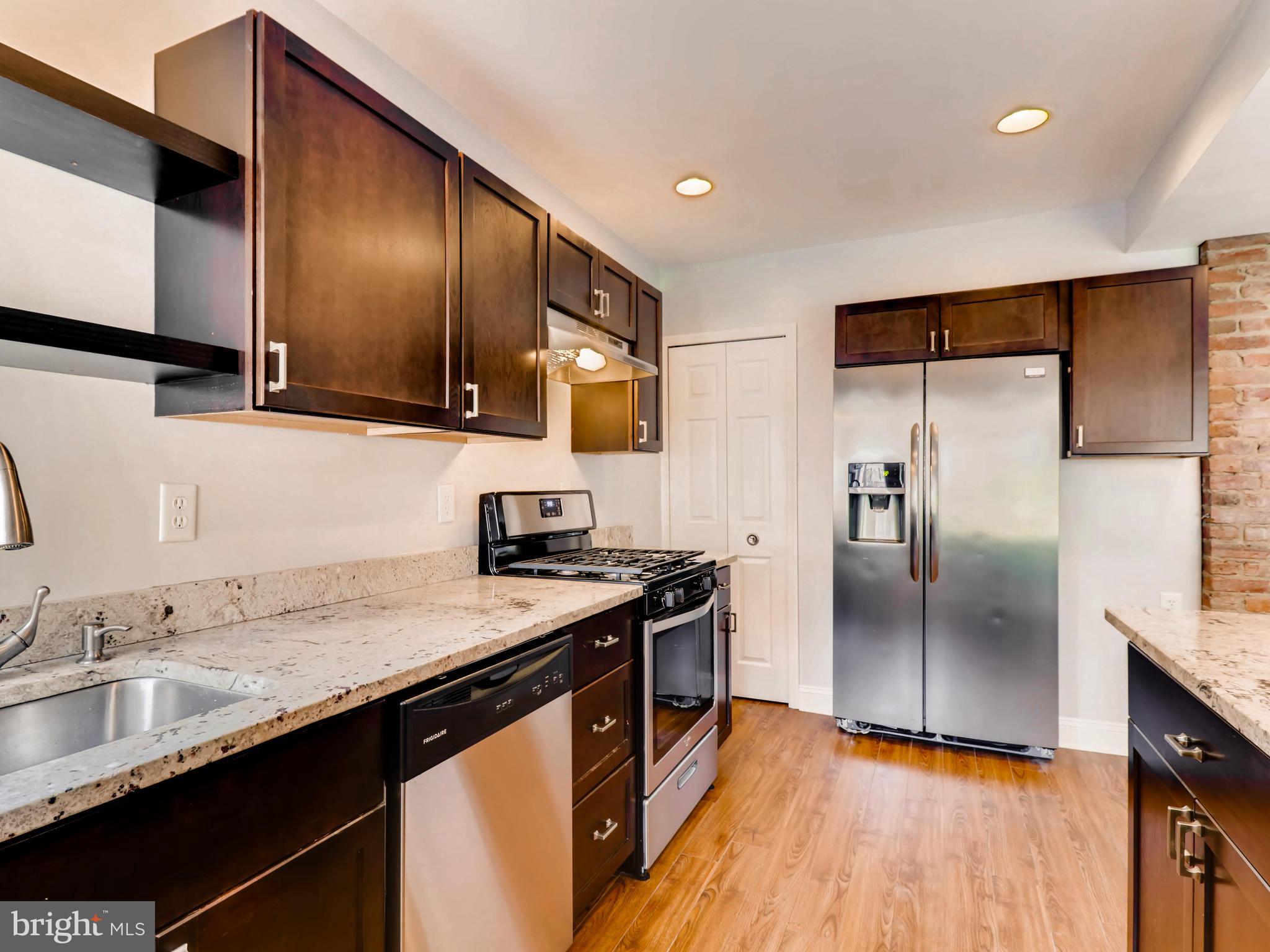 7042 Dunbar Road Dundalk, MD 21222 - Photo 13 of 28 Granite Counters