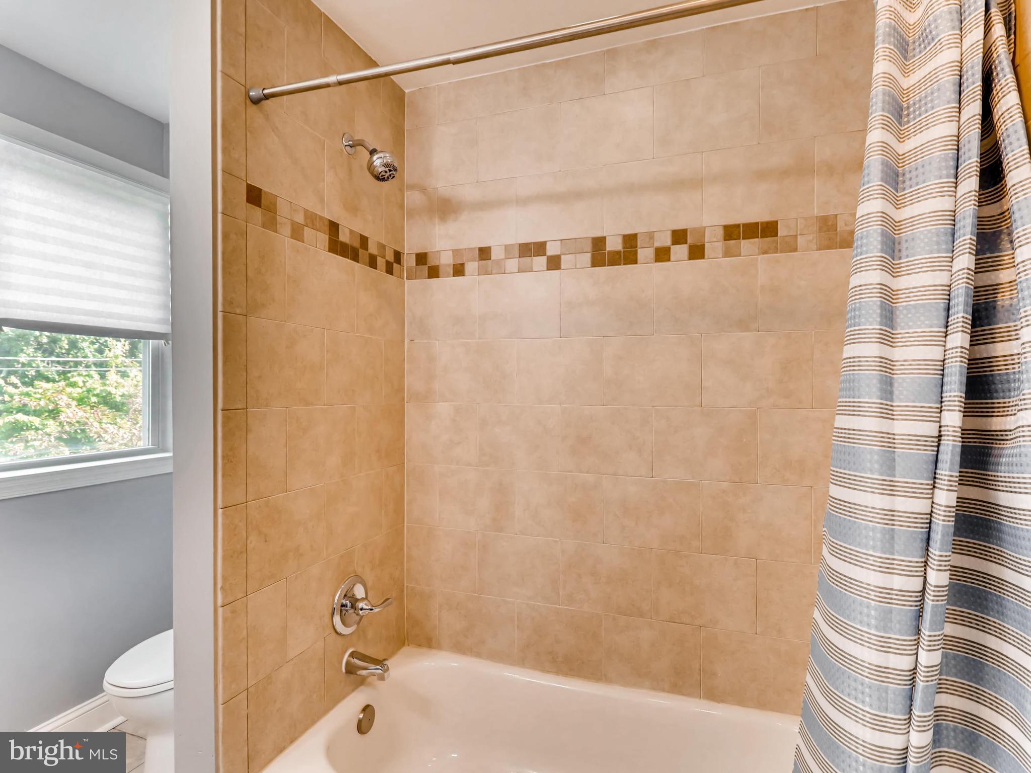 7042 Dunbar Road Dundalk, MD 21222 - Photo 22 of 28 Ceramic Tile