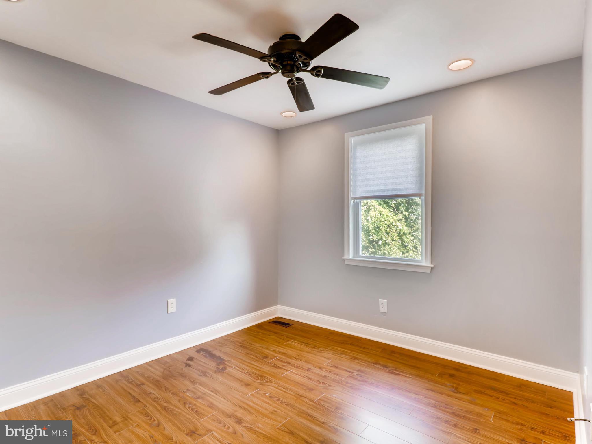 7042 Dunbar Road Dundalk, MD 21222 - Photo 23 of 28 Bedroom