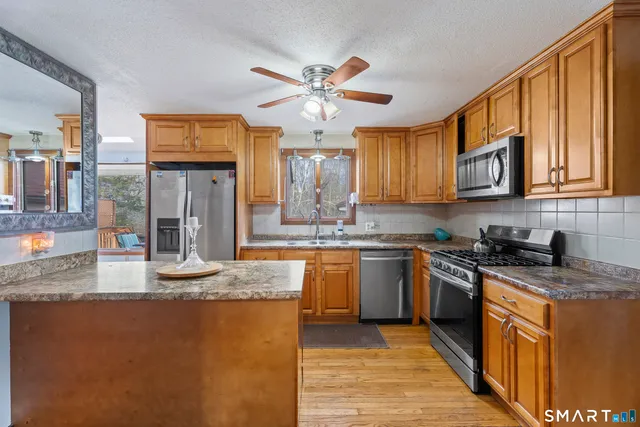 $599,000 | 301 Bushy Hill Road, Simsbury, CT 06070