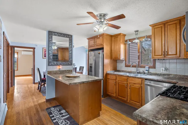 $599,000 | 301 Bushy Hill Road, Simsbury, CT 06070