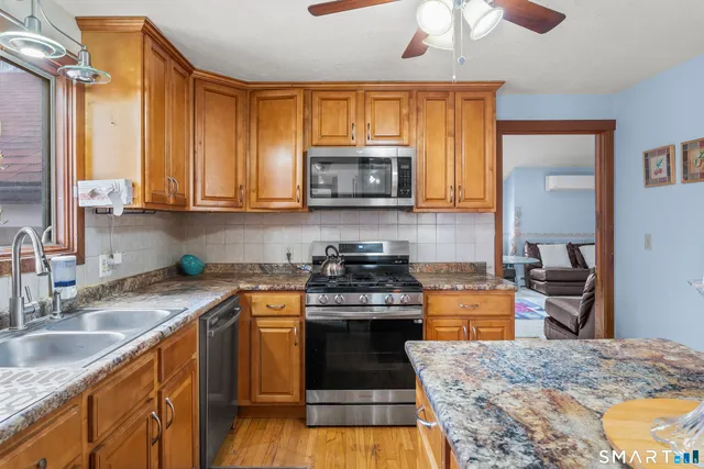 $599,000 | 301 Bushy Hill Road, Simsbury, CT 06070