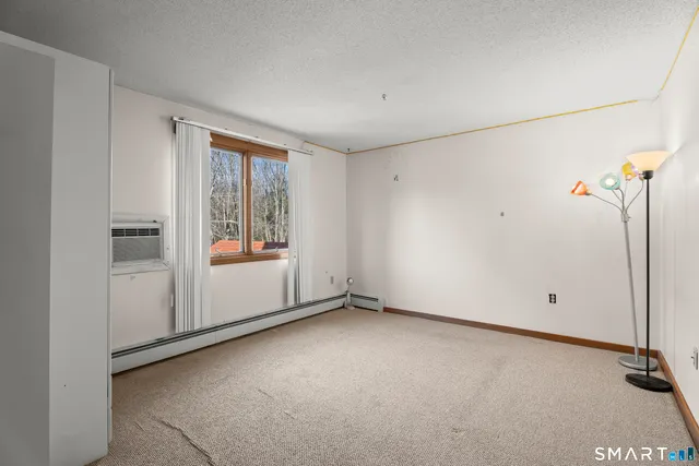 $599,000 | 301 Bushy Hill Road, Simsbury, CT 06070